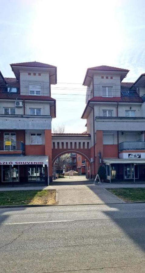 Tilla Apartman Hajdúszoboszló Extérieur photo